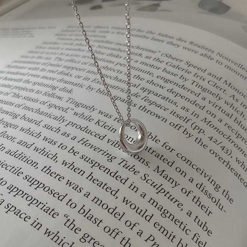 Minimalist Interlocking Ring Necklace - Polished Gold & Silver Geometric Pendant⁠