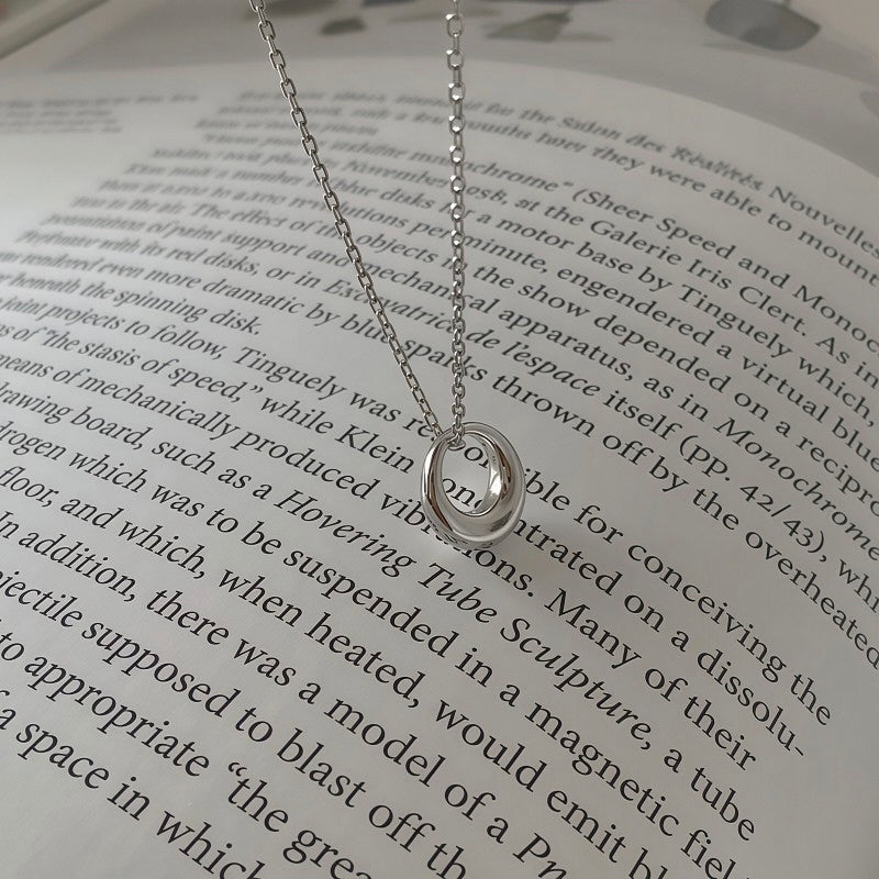 Minimalist Interlocking Ring Necklace - Polished Gold & Silver Geometric Pendant⁠