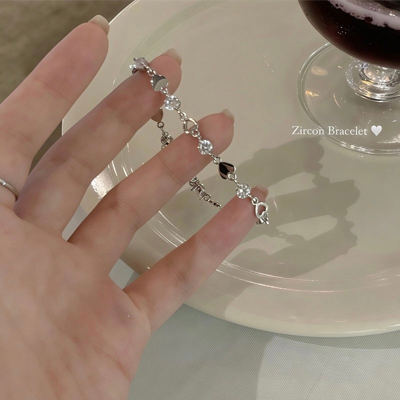 Amore Radiant Heart Link Bracelet - Effortless Elegance Jewelry⁠
